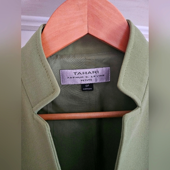 TAHARI NWOT  3 piece set - Picture 3 of 7